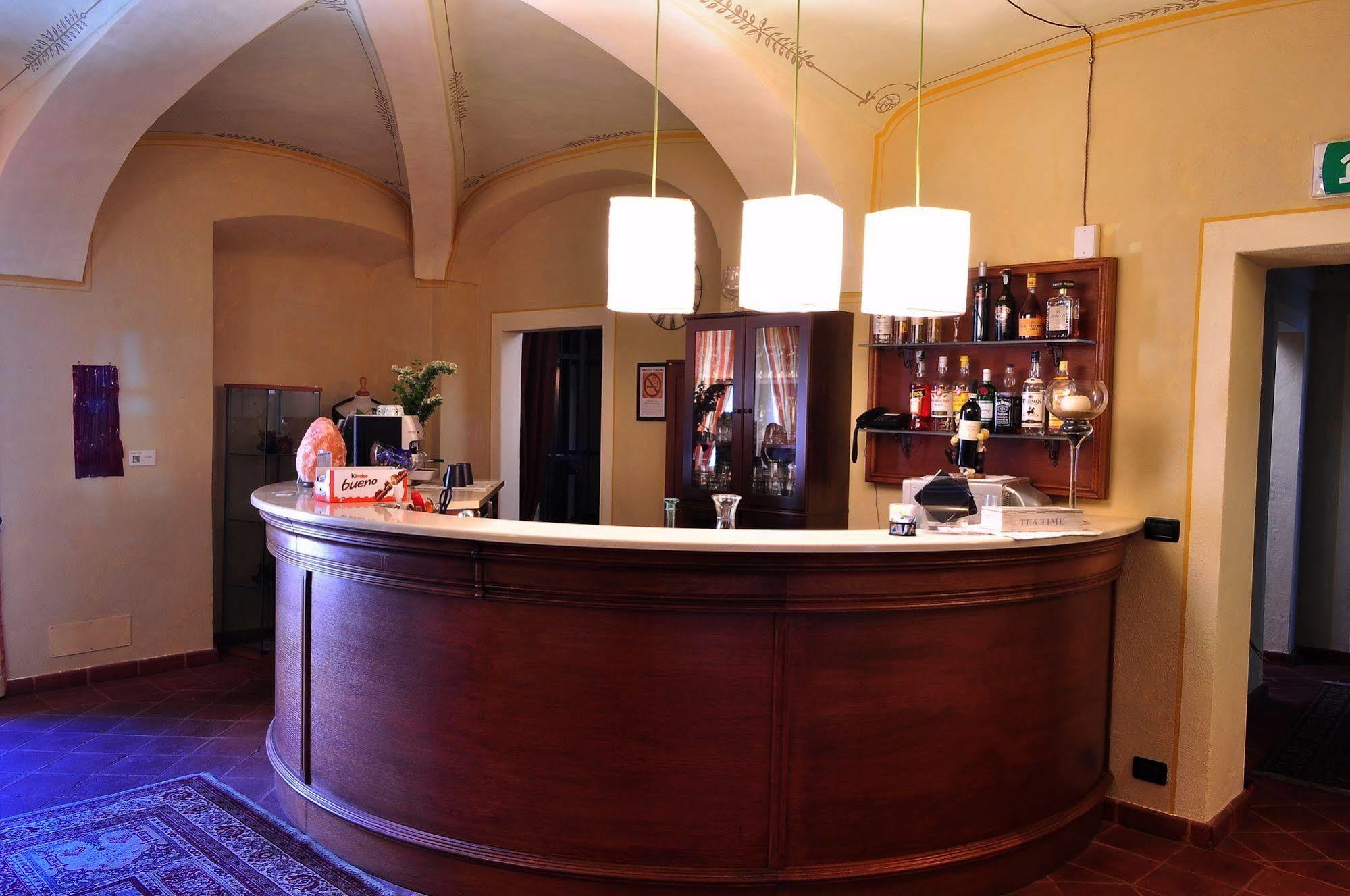 La Foresteria Del Castello - Wellness Hotel In Dimora Storica CastellʼAlfero Extérieur photo